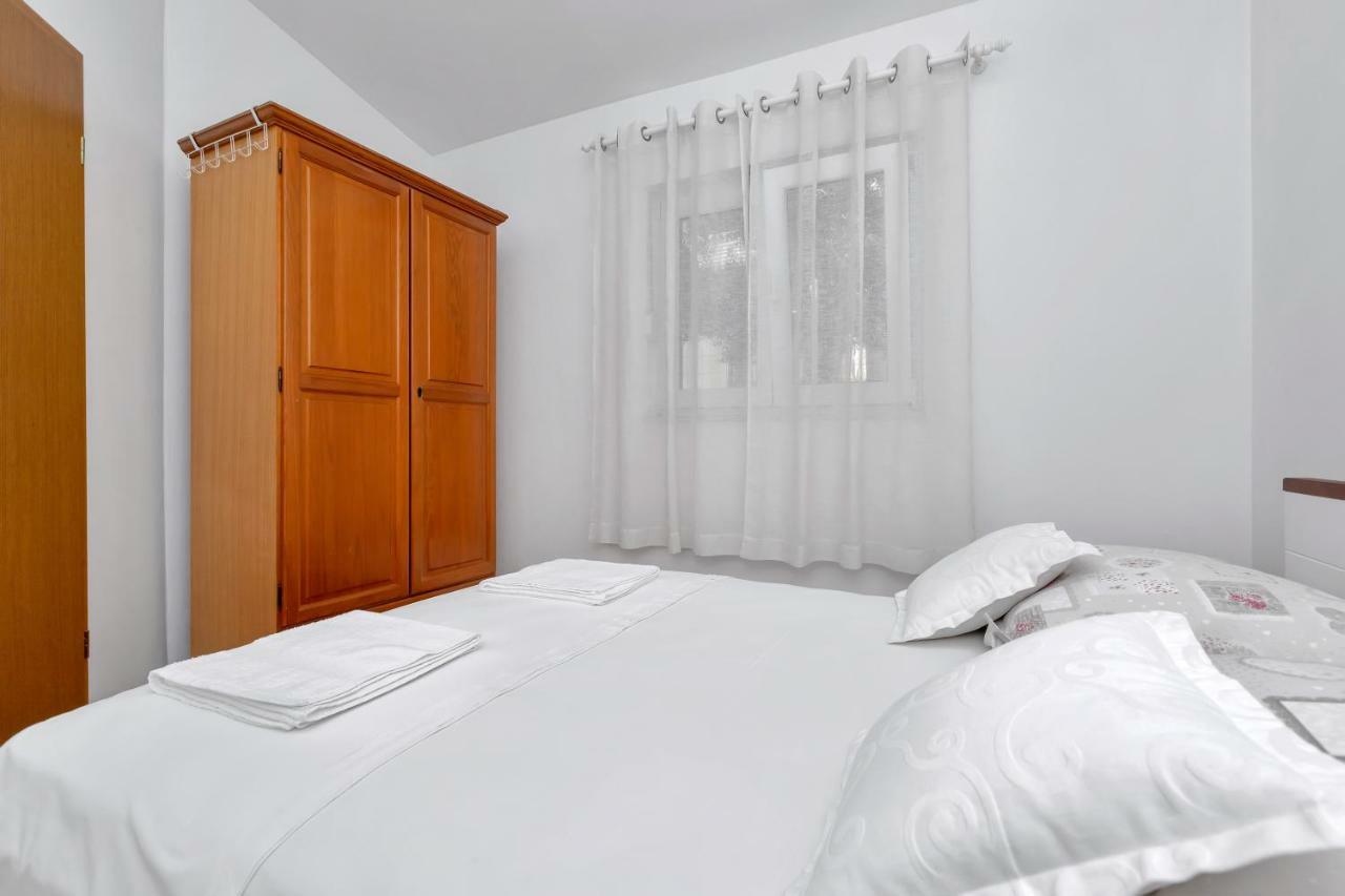 Apartment Kate-Few Minutes From Beach Макарска Экстерьер фото